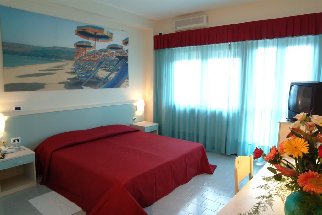 Cliffs Hotel Joppolo 客房 照片